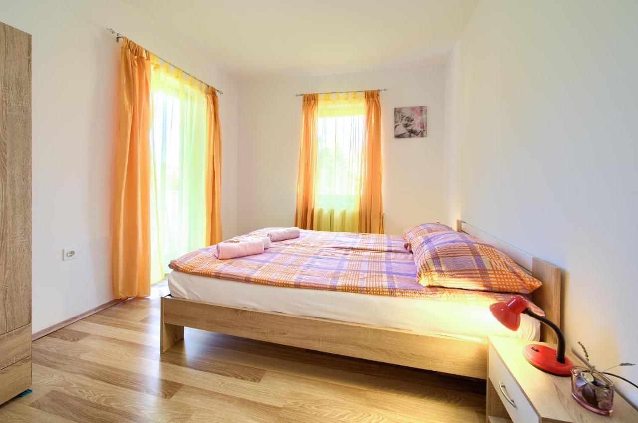 Apartman Mihael Malinska Luaran gambar