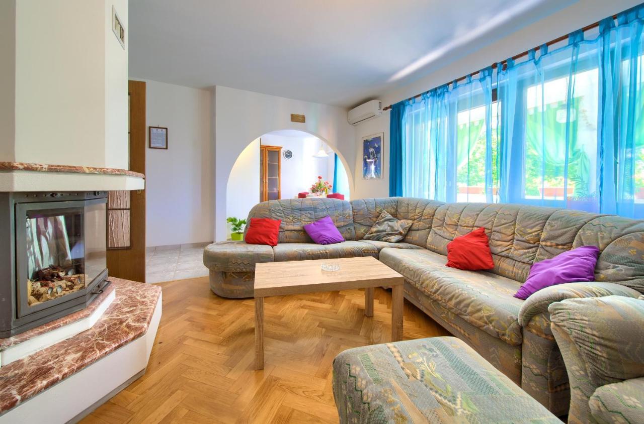 Apartman Mihael Malinska Luaran gambar