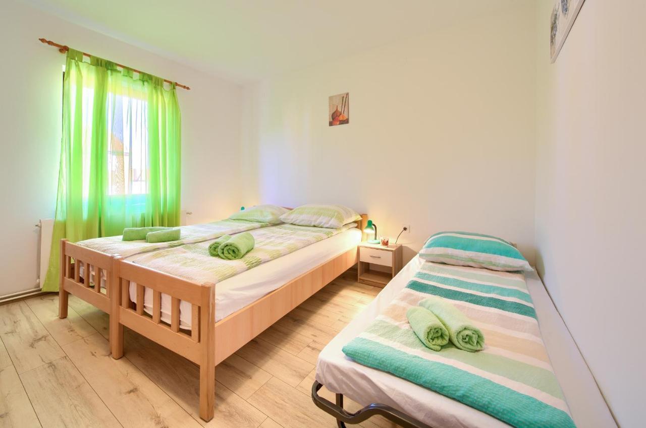 Apartman Mihael Malinska Luaran gambar